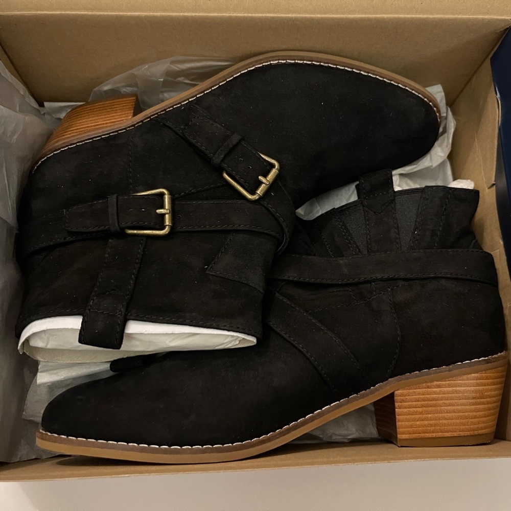 Cole Haan Suede Boots Black